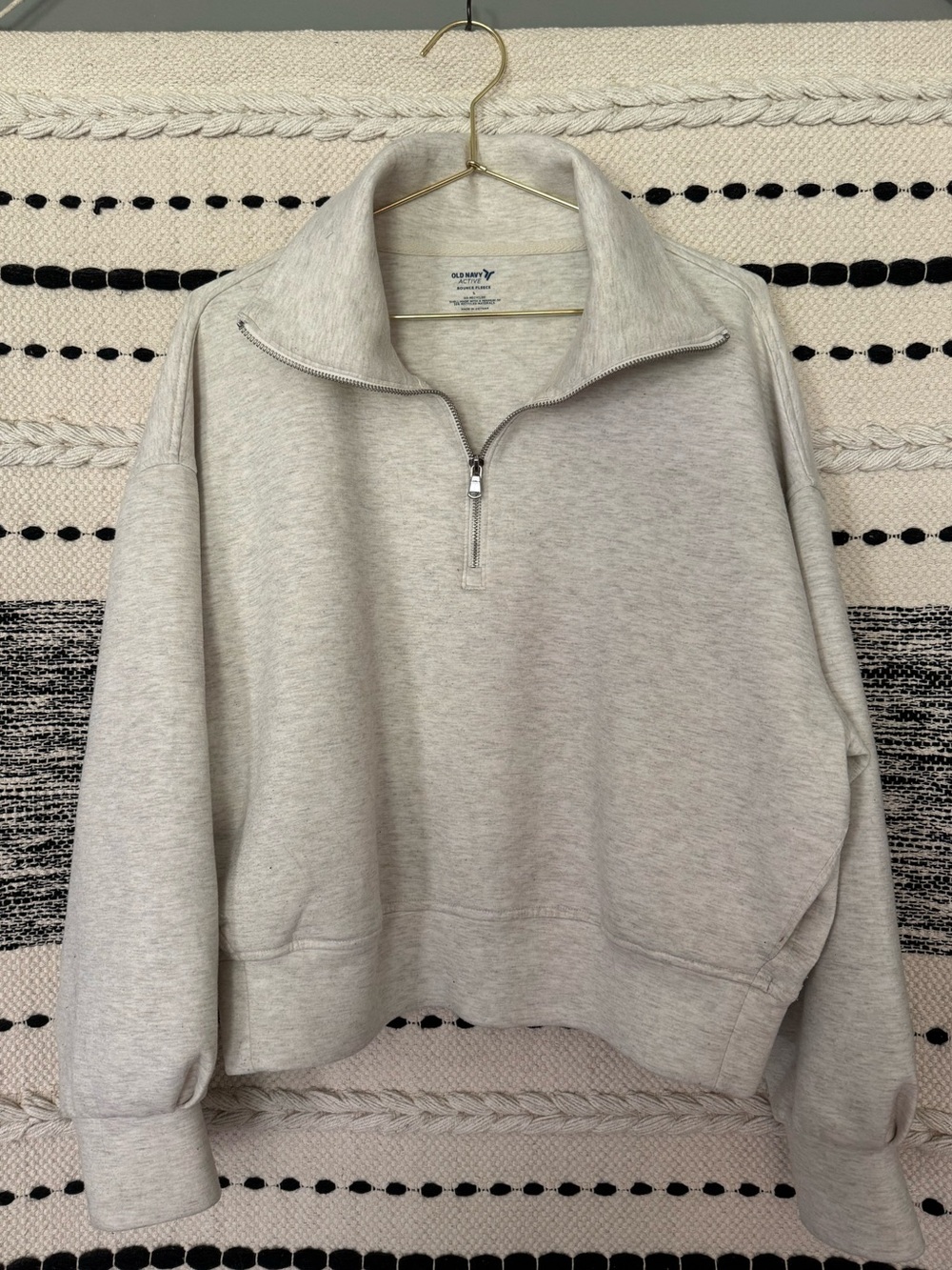 Old Navy bounce fleece Quarter-Zip Sweatshirt in Light Heather oatmeal gray